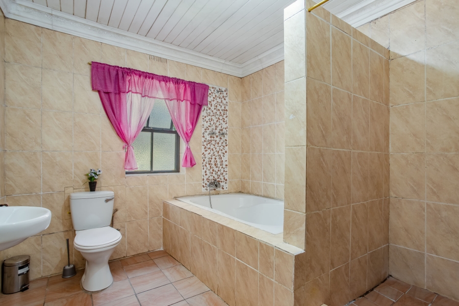 7 Bedroom Property for Sale in Wellington Central Western Cape